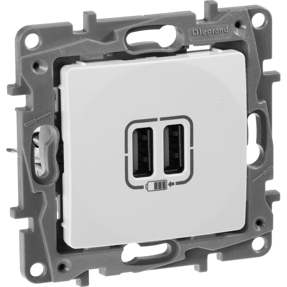 Зарядное устройство Legrand USB тип А / тип А Legrand Etika 3000мА 15Вт белый 672294