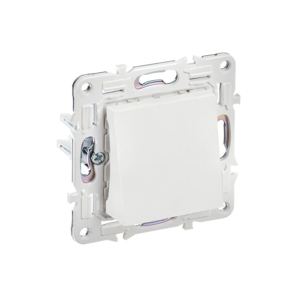 Вывод кабеля IEK SKANDY SK-O01W арк. белый SK-VK10-0-K01