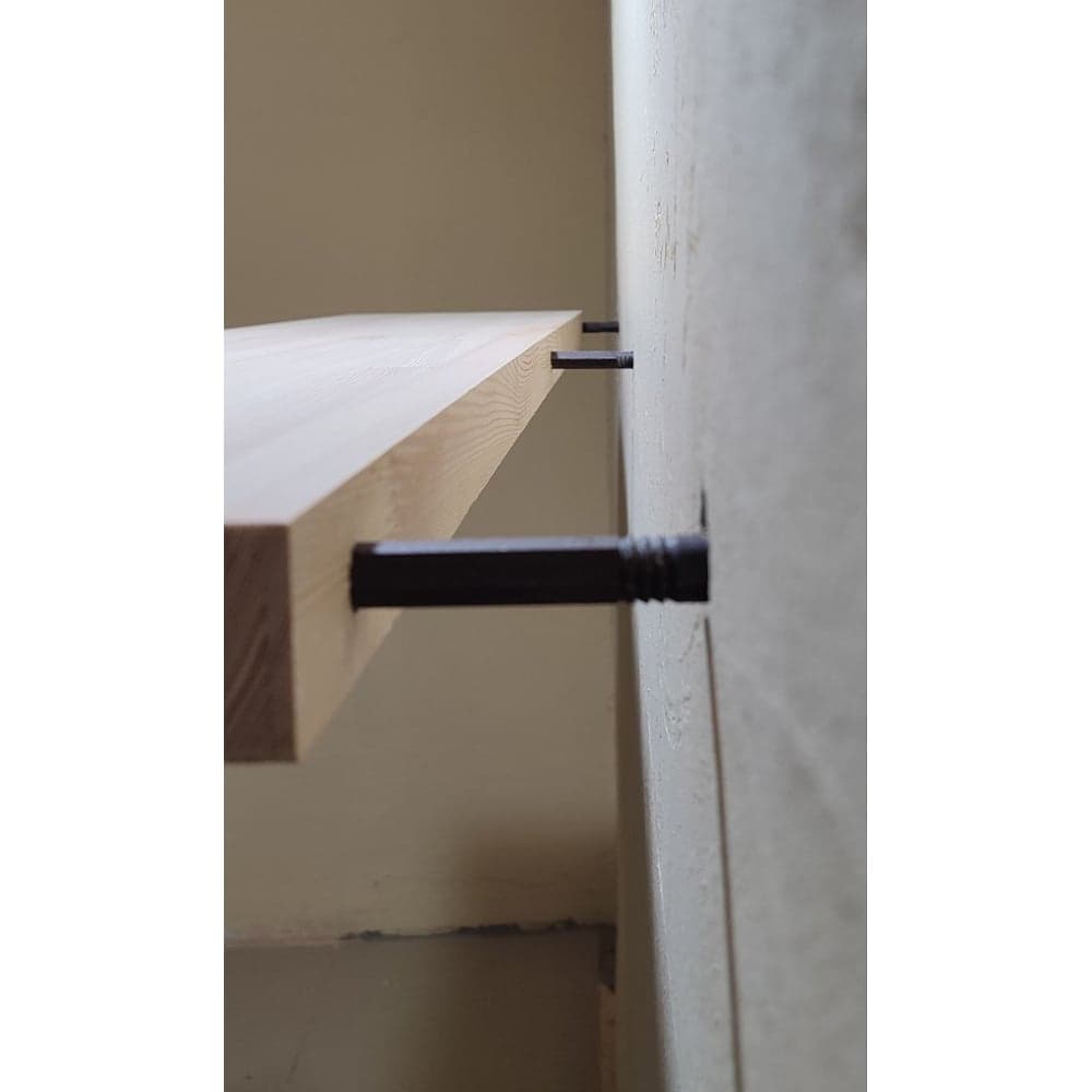Полка MW 40x300x400 парящая, сорт Экстра, лиственница, сращенная, с крепежом ПЛСР-40-300-400