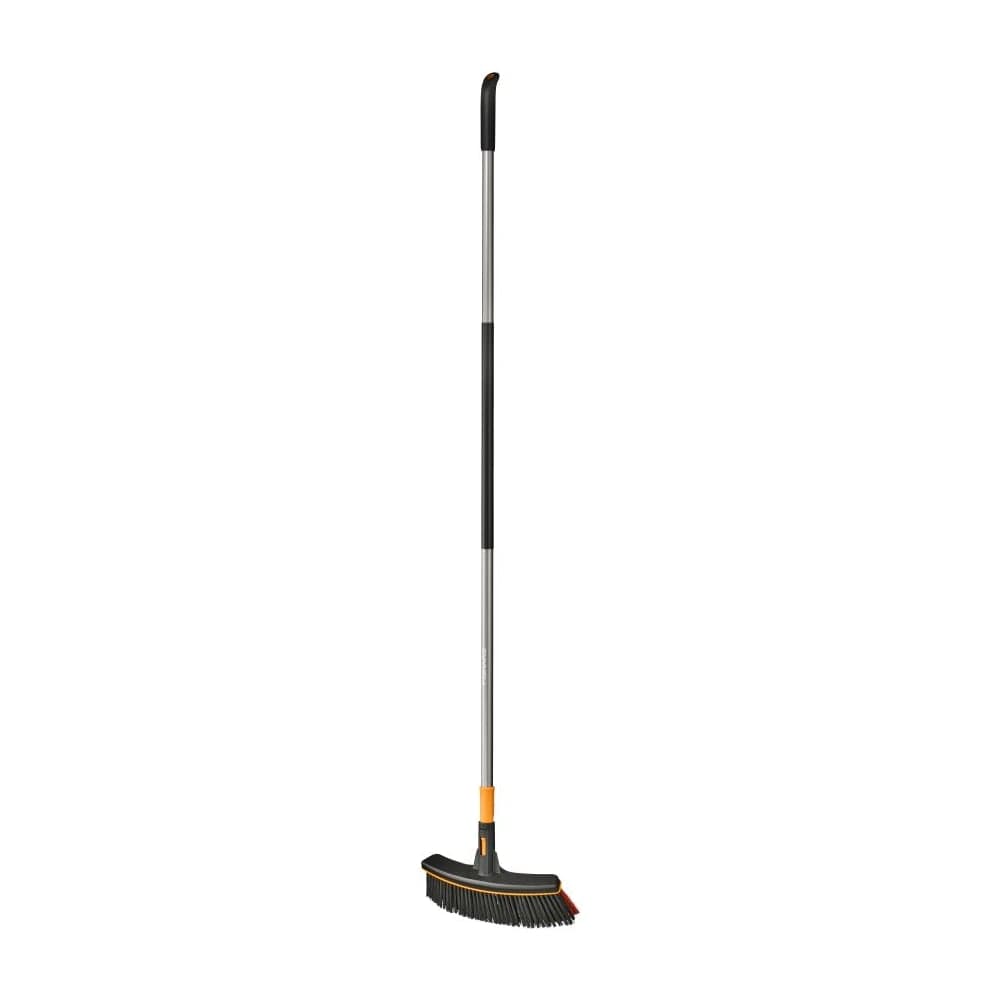 Метла эргономичная FISKARS 1077115
