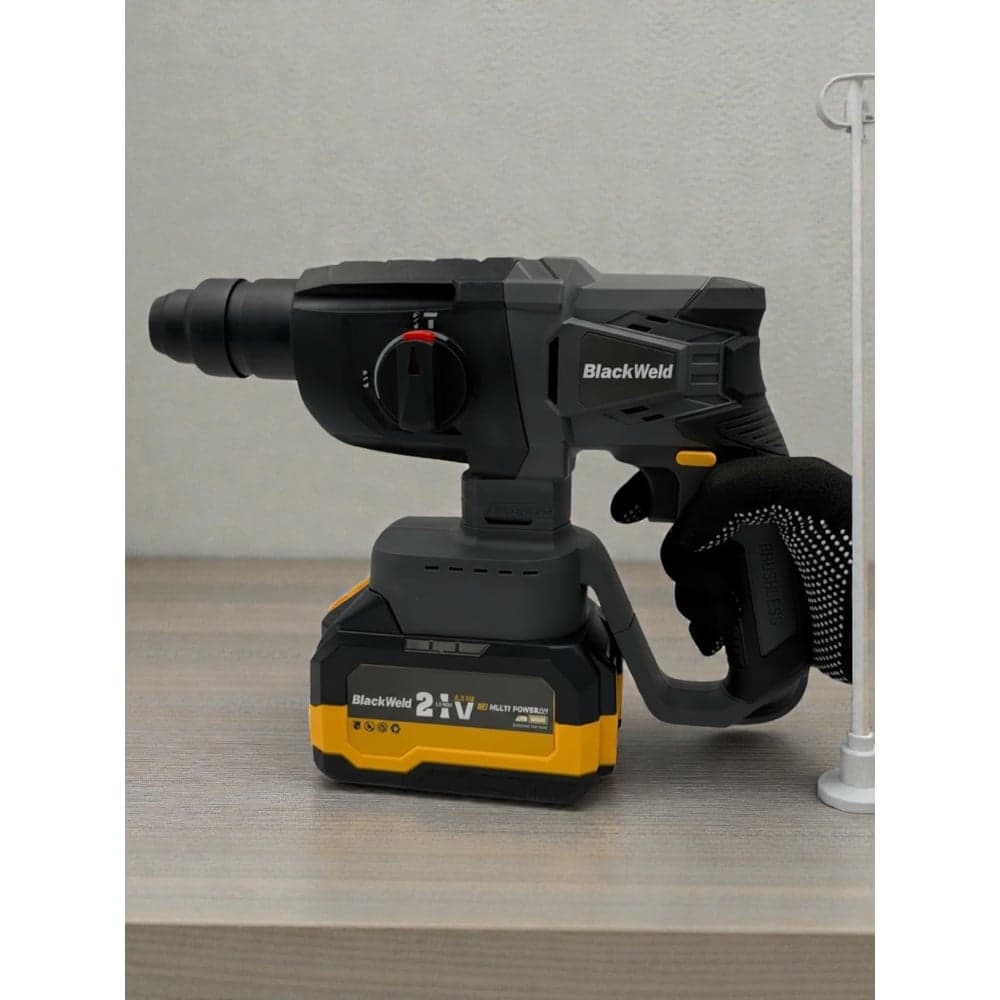 Перфоратор аккумуляторный бесщеточный BlackWeld 21V 4.5Ah 150248