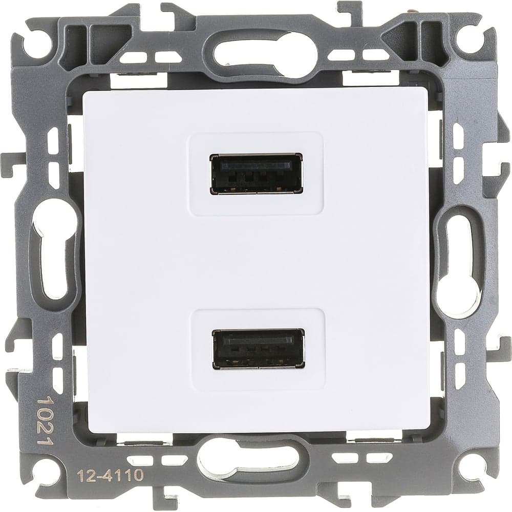 Зарядное устройство USB ЭРА 12-4110-01, 230В/5В-2100мА, IP20, белый Б0027491