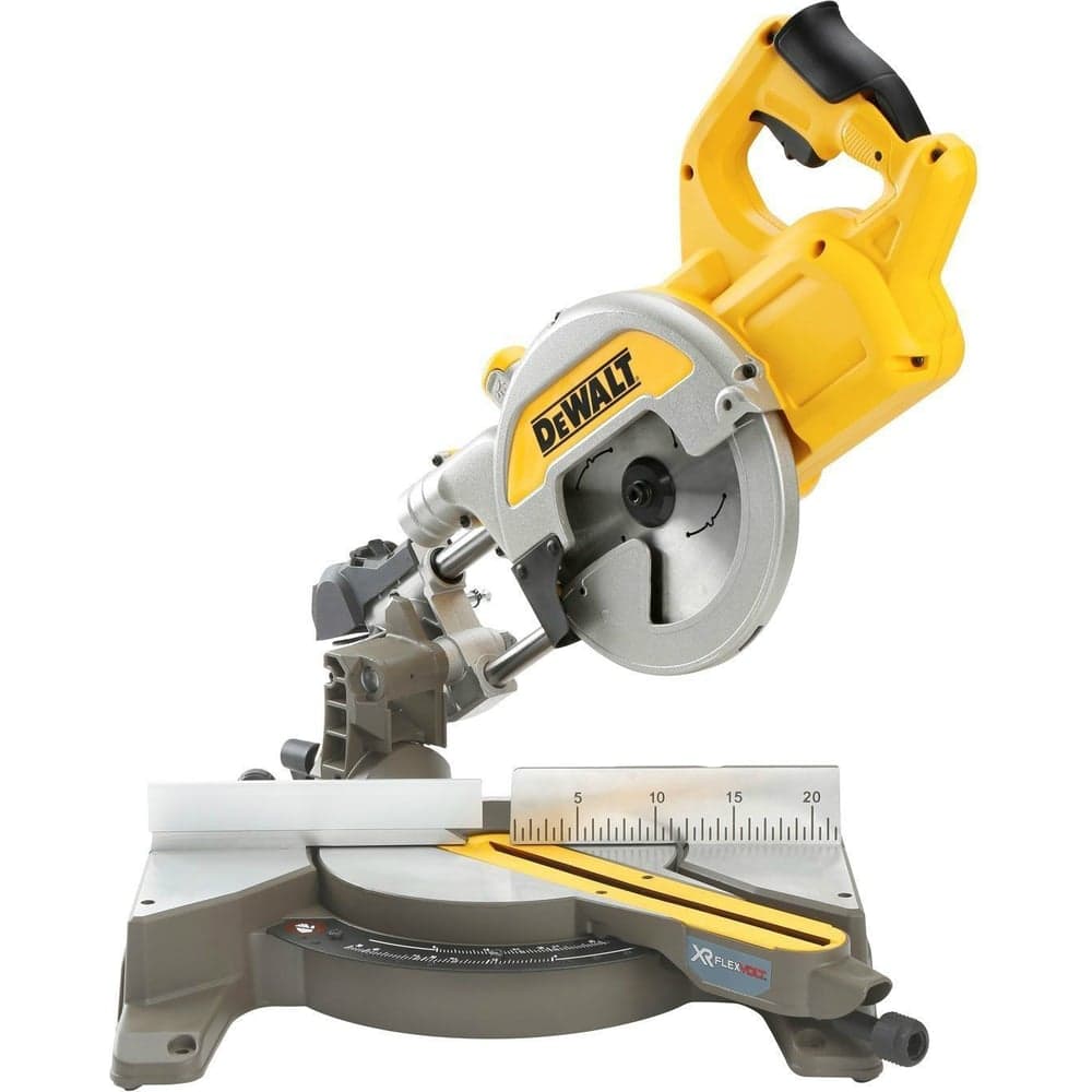 Аккумуляторная торцовочная пила DEWALT DCS777N